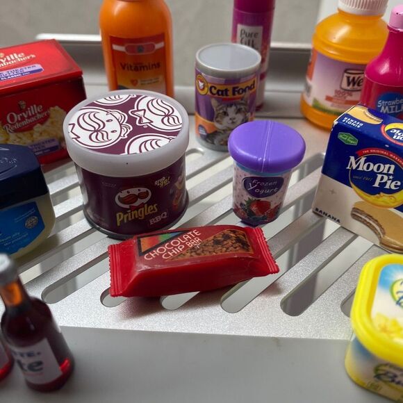 Mini Brand Food Lot 16 Pringles Juices Vaseline Popcorn Butter Moon Pie Cookie - Picture 3 of 10